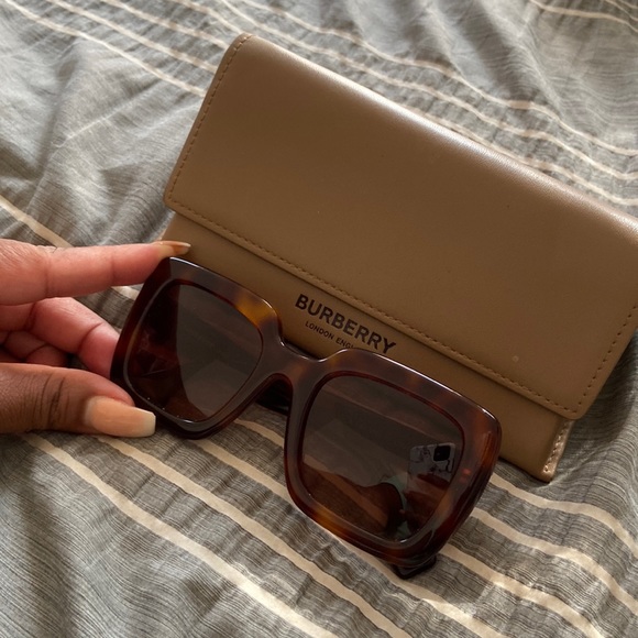 Burberry Sunglasses - Picture 2 of 4